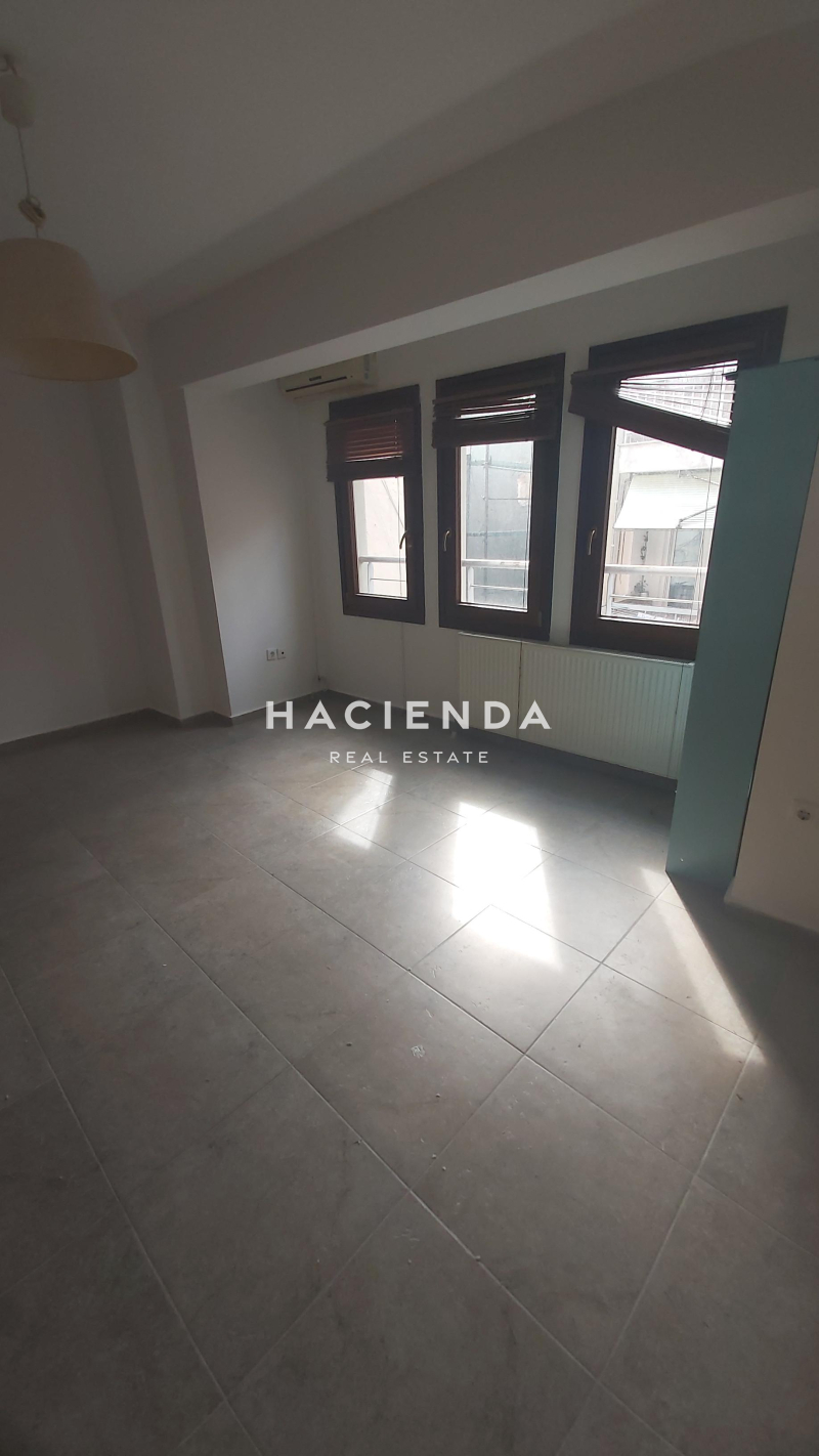property-img